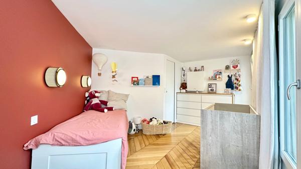 Coup de coeur assuré pour ce 3 pièces avec balcon filant