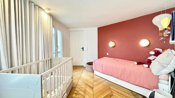 Coup de coeur assuré pour ce 3 pièces avec balcon filant