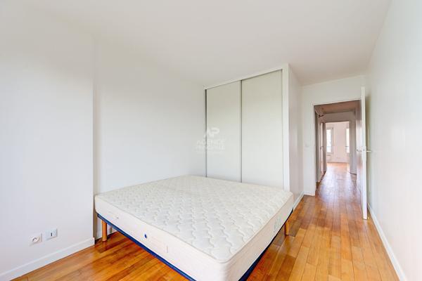 Appartement Saint Germain En Laye - Dernier étage - Terrasse - Vue panoramique - Plein Sud - 101m2 645 000 € **  - Référence  18671