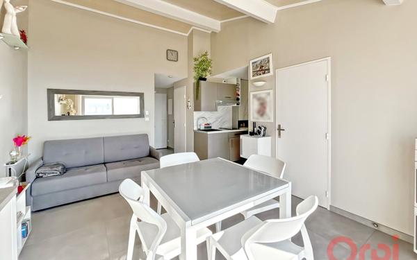 Appartement à vendre    3 pièces • 32,86 m2 Vias