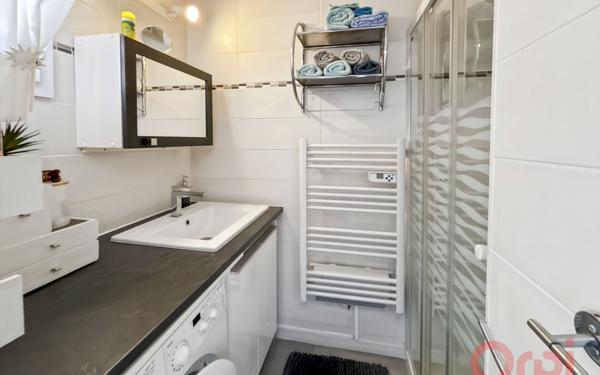 Appartement à vendre    3 pièces • 32,86 m2 Vias