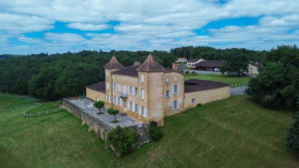 Vente Maison de luxe Fumel 10 Pièces 559 m²