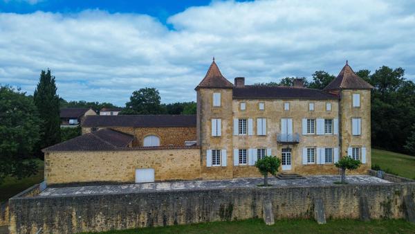 Vente Maison de luxe Fumel 10 Pièces 559 m²