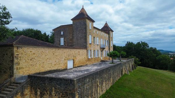 Vente Maison de luxe Fumel 10 Pièces 559 m²