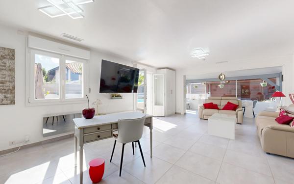 Maison à vendre    5 pièces •  Anglet