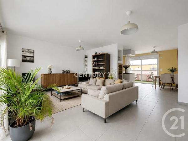 Appartement F4 à vendre  4 pièces - 97,82 m 2   LA MADELEINE  - 59