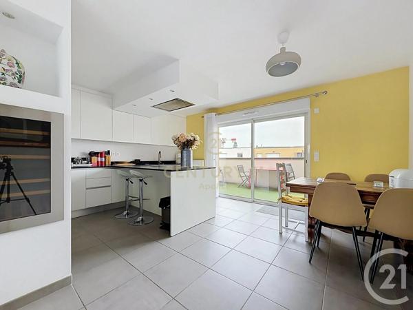 Appartement F4 à vendre  4 pièces - 97,82 m 2   LA MADELEINE  - 59