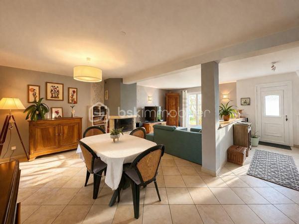 Au cœur d’un village prisé du Vexin, aux portes de l’Île-de-France

Laissez-vous séduire par cette magnifique maison familiale avec plein pied de vie parfaitement entretenue, où aucun travaux n’est à prévoir. Nichée à l’abri des regards derrière un charmant mur en pierre, elle offre un cadre de vie paisible et privilégié, à seulement 20 minutes de Cergy-Pontoise, dans l’un des villages les plus recherchés du Vexin.

Dès l’entrée, vous découvrirez une spacieuse et lumineuse pièce de vie d’environ 45 m², idéale pour recevoir, ouverte sur une agréable véranda de 23 m², véritable prolongement de la maison en toute saison.

La cuisine aménagée de 10 m² est complétée par un cellier/buanderie-arrière-cuisine de 4 m², particulièrement pratique au quotidien.

Le rez-de-chaussée offre également une belle suite parentale comprenant une chambre de 13 m², une salle d’eau. un WC ainsi qu’un dressing.

À l’étage, un vaste palier dessert trois belles chambres de 14 à 17 m², une salle de bains et un WC indépendant, offrant un espace nuit parfaitement adapté à une famille.

Les extérieurs complètent idéalement cette propriété avec :

    Une dépendance d’environ 24 m².
    Un double garage de 45 m².
    Un abri à bois de 10 m².


Édifiée sur vide sanitaire et raccordée au tout-à-l’égout, cette propriété bénéficie également d’un système de récupération des eaux de pluie, d’une toiture entretenue avec traitement hydrofuge, autant d’atouts qui témoignent du soin apporté à son entretien.


Les atouts :

    Village très recherché du Vexin.
    À seulement 20 minutes de Cergy-Pontoise.
    Train ligne J dans le village 
    Aucun travaux à prévoir.
    Maison parfaitement entretenue.
    Vie de plain-pied grâce à la suite parentale.
    Belle véranda lumineuse.
    Double garage et dépendance.
    Jardin intime, à l’abri des regards.
    Vide sanitaire, tout-à-l’égout et récupération des eaux de pluie.

Une propriété rare sur le secteur, idéale pour une famille en quête de calme, de confort et de qualité de vie, tout en restant à proximité des portes de l’Île-de-France.

À découvrir sans tarder !