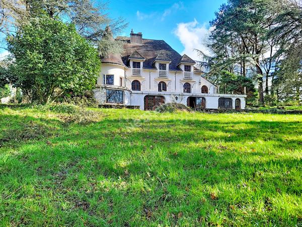 Orvault Vallée du Cens : Maison à vendre ! Rare sur le secteur avec 293 m² sur terrain de 6300 m² ! Cadre verdoyant.