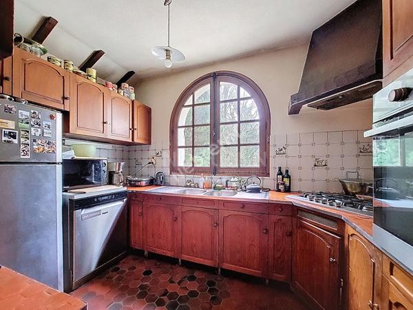 Orvault Vallée du Cens : Maison à vendre ! Rare sur le secteur avec 293 m² sur terrain de 6300 m² ! Cadre verdoyant.