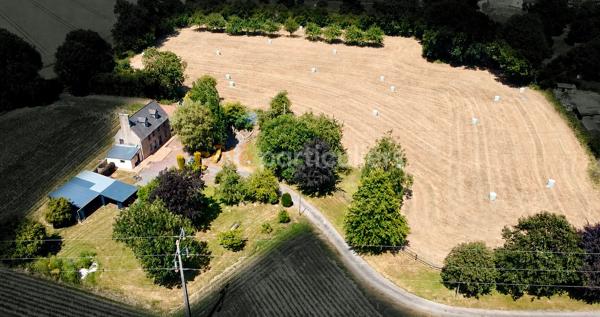 Vente
                Maison172 m² - 8 Pièces -
                    LA HAYE PESNEL (50320)