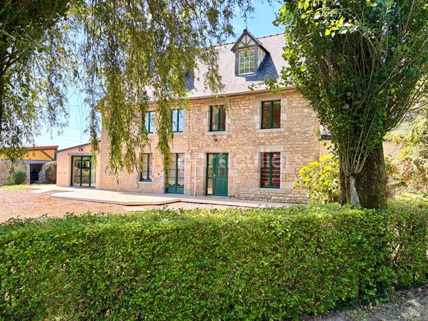 Vente
                Maison172 m² - 8 Pièces -
                    LA HAYE PESNEL (50320)