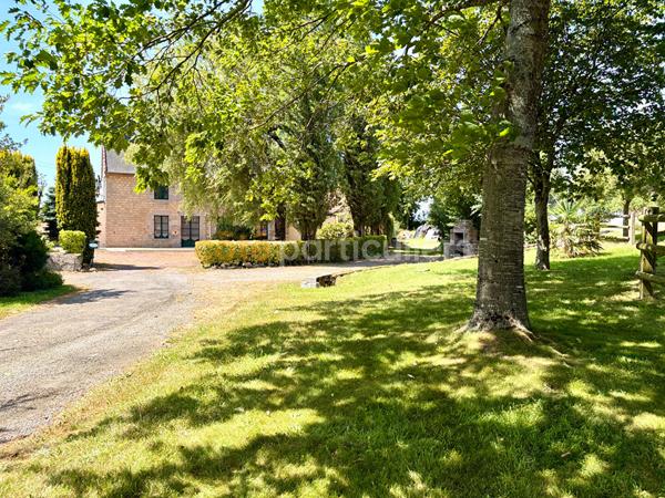 Vente
                Maison172 m² - 8 Pièces -
                    LA HAYE PESNEL (50320)