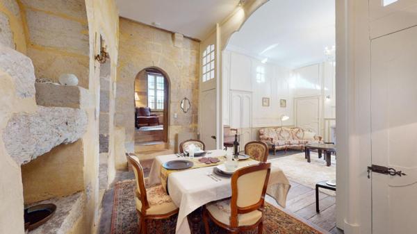 Appartement hyper centre  95 m2 dans hôtel particulier