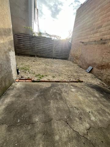 Thouars (79100) ref 99471 THOUARS Centre quartier calme maison rénover Type 4 avec garage et cour