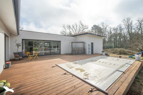 Maison à vendre |  Azur |  8 pièces | 163 m²