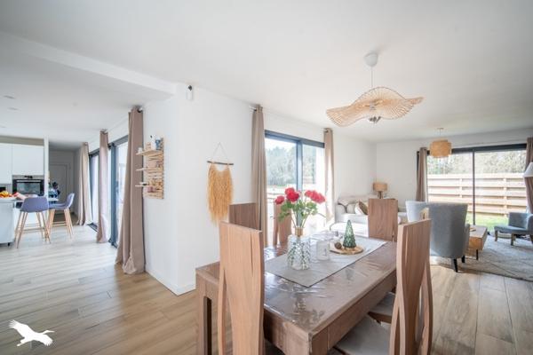 Maison à vendre |  Azur |  8 pièces | 163 m²