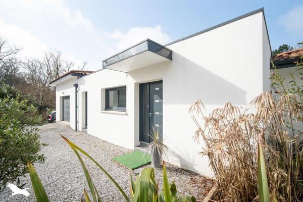 Maison à vendre |  Azur |  8 pièces | 163 m²