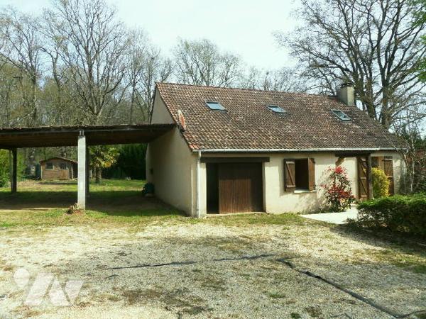 Maison de plain-pied avec 5 chambres à NEUVILLE SUR SARTHE