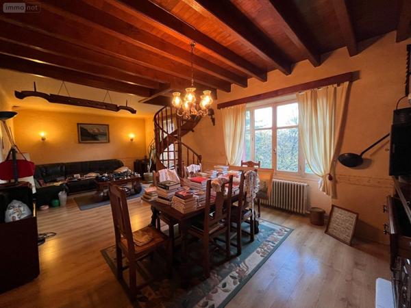 Maison individuelle à vendre à Neuvy-Pailloux dans l'Indre (36100), ref : 36004/330