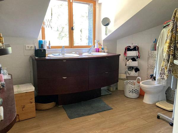 Maison atypique avec gîte et piscine