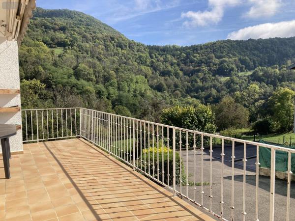 Maison à vendre à Saint-Rambert-en-Bugey dans l'Ain (01230), ref : VM1512-01032