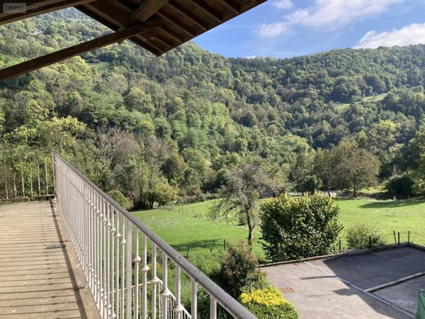 Maison à vendre à Saint-Rambert-en-Bugey dans l'Ain (01230), ref : VM1512-01032