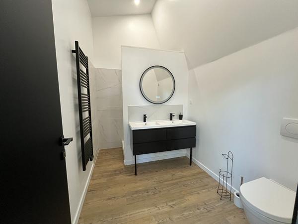 LOCAL PROFESSIONNEL A LOUER - 10 KM DE LA ROCHELLE