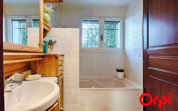 Maison à vendre    5 pièces •  L'Isle-d'Abeau