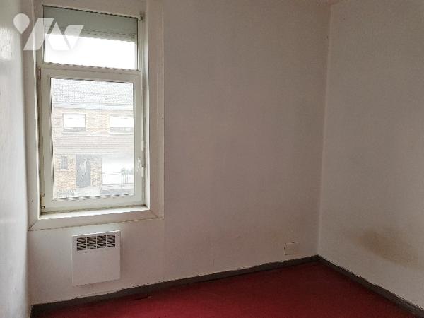 Très beau potentiel pour cette maison de caractère de 122 m² habitable avec jardin.