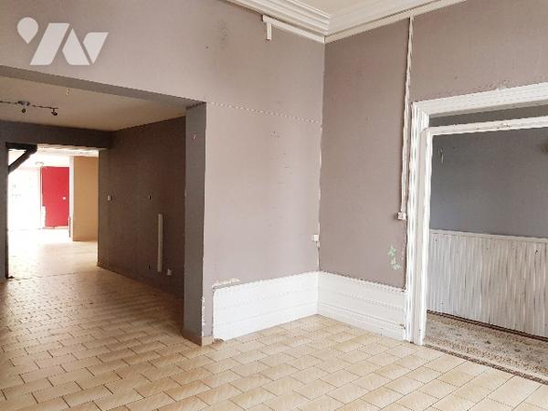 Très beau potentiel pour cette maison de caractère de 122 m² habitable avec jardin.