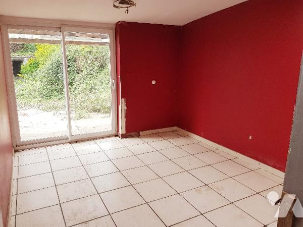 Très beau potentiel pour cette maison de caractère de 122 m² habitable avec jardin.