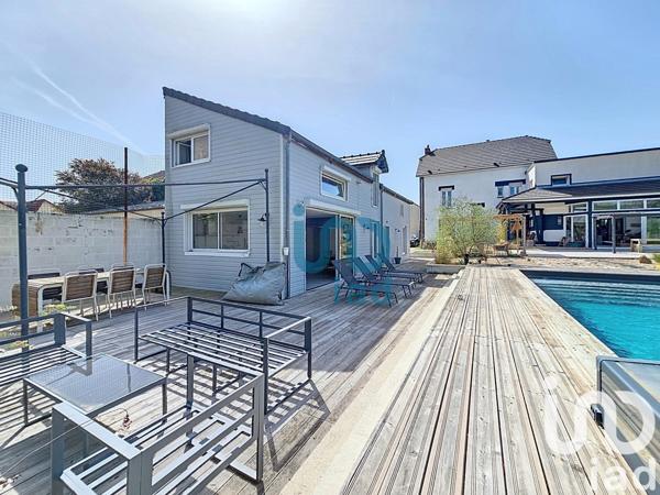 Maison de ville 12 pièces de 342 m² à Romilly-sur-Seine (10100)