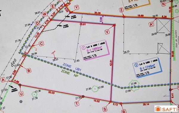 Terrain constructible de 1860m2 à 5 minutes (2kms) de la plage