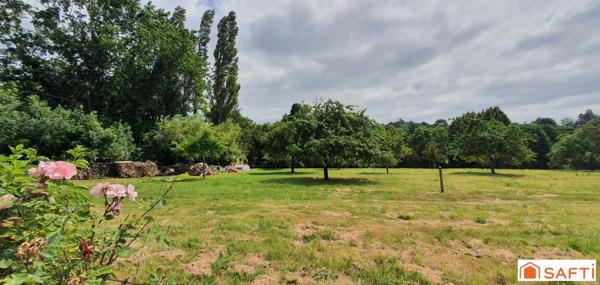 Terrain constructible de 1860m2 à 5 minutes (2kms) de la plage