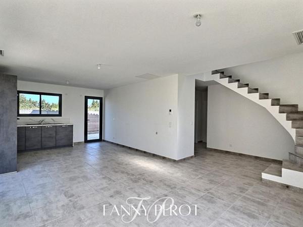 Maison 3 faces de 90 m² avec piscine et garage à Saint-Cyprien