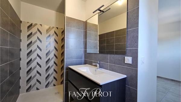 Maison 3 faces de 90 m² avec piscine et garage à Saint-Cyprien