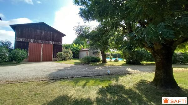 Maison en pierre 220m2, 6 chambres, piscine sur parcelle 5126m2