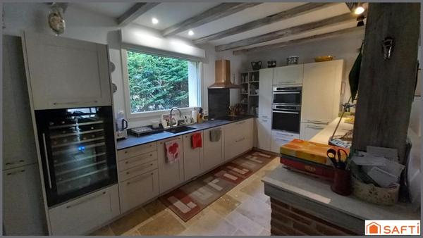 Maison en pierre 220m2, 6 chambres, piscine sur parcelle 5126m2