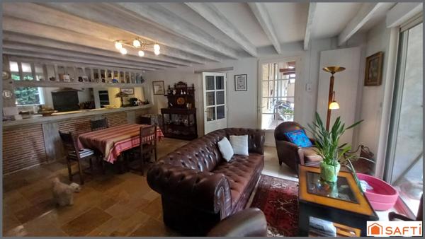 Maison en pierre 220m2, 6 chambres, piscine sur parcelle 5126m2