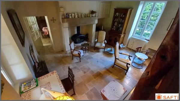 Maison en pierre 220m2, 6 chambres, piscine sur parcelle 5126m2