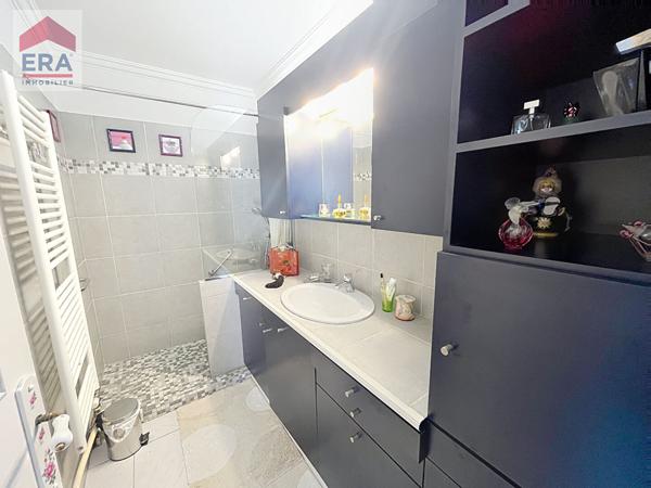 Appartement AIX SUD - T3/4 - GARAGE - ASCENSEUR - ETAGE ELEVE