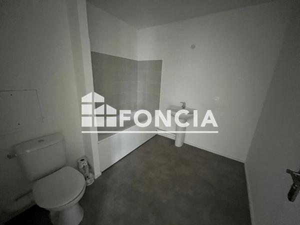 Location Appartement 2 pièces 41 m² - 18 RUE JEAN JAURES Villabe 91100