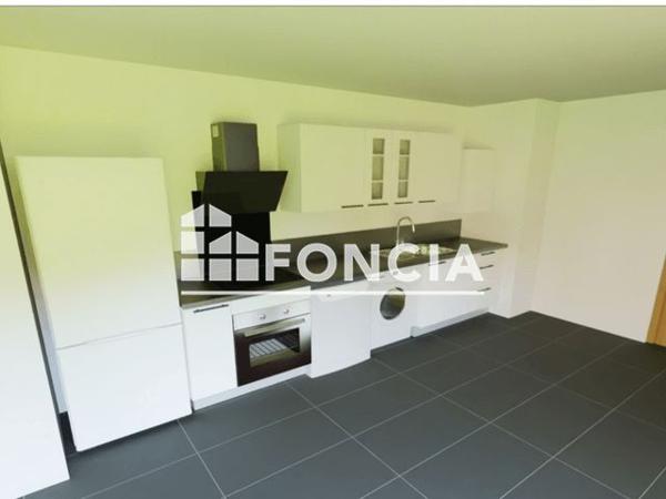 Location Appartement 2 pièces 41 m² - 18 RUE JEAN JAURES Villabe 91100