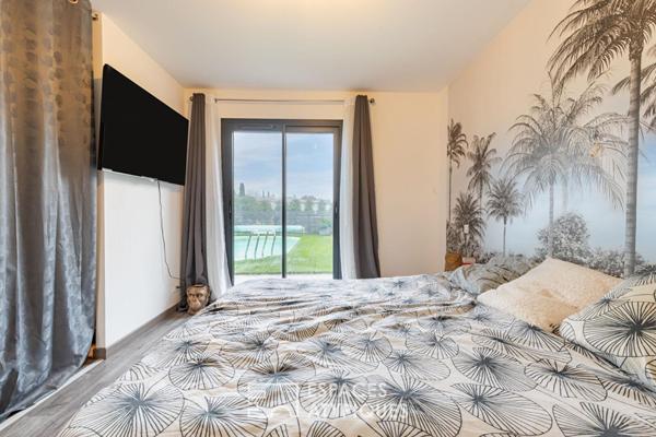 Villa moderniste avec piscine au coeur du Quartier du Fau