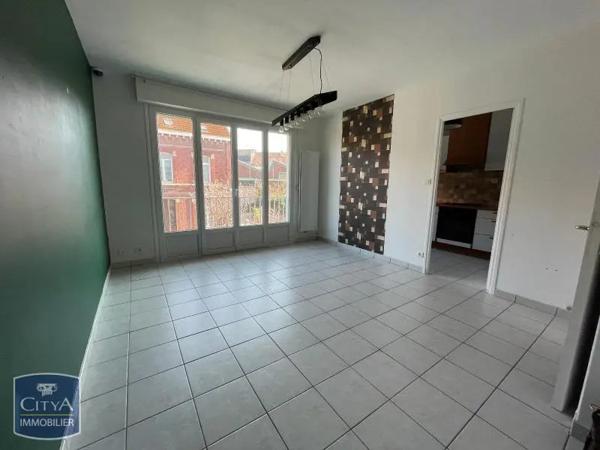 Appartement à louer 2 pièces 45.2m² Cambrai (59400)