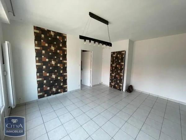 Appartement à louer 2 pièces 45.2m² Cambrai (59400)