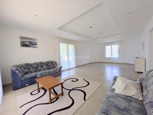 Vente                                                      Maison
                        
                     6 pièces                      181 m2                     à Neufchâteau
