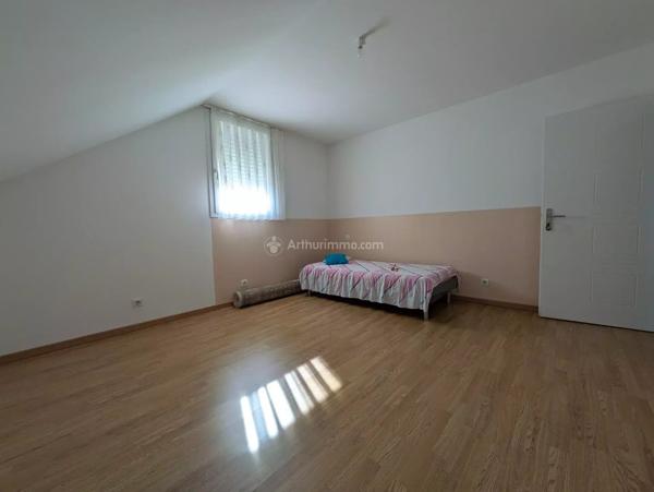 Vente                                                      Maison
                        
                     6 pièces                      181 m2                     à Neufchâteau