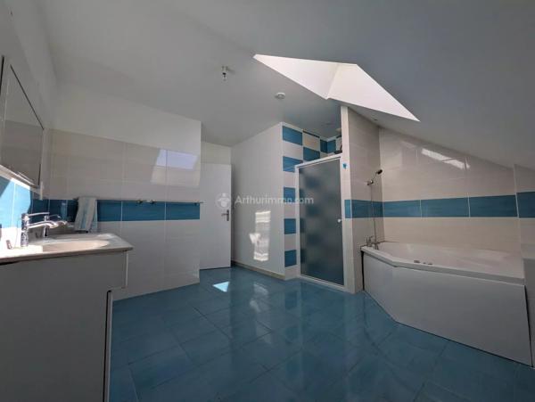Vente                                                      Maison
                        
                     6 pièces                      181 m2                     à Neufchâteau